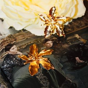 Flower Gold earrings
